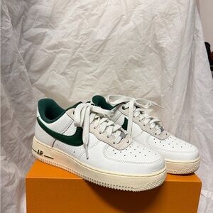 Nike Women's Air Force 1 Command Force Summit White/Gorge Green Size 7.5 38.5